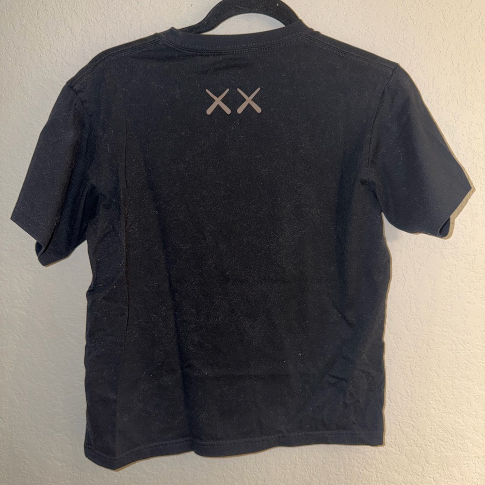KAWS x Uniqlo UT Graphic Tee Size 13 Black Streetwear Art Shirt Companion - Picture 5 of 6